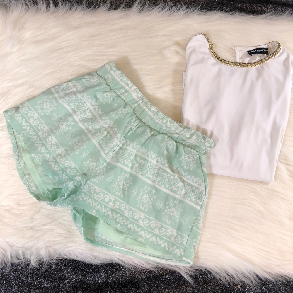 Mint paisley shorts - Picture 1 of 3